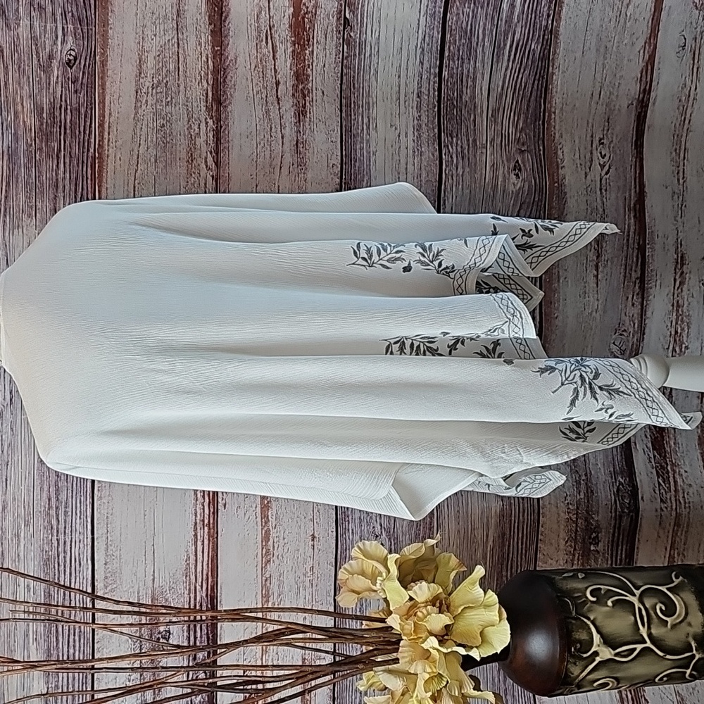 NEW LEAF GARLAND GRAY EMBROIDERED OPEN FRONT KIMONO - Picture 7 of 12